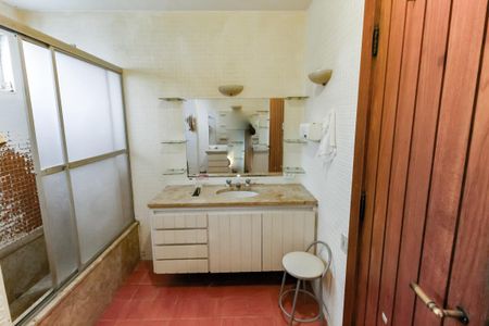 Casa para alugar com 370m², 4 quartos e 2 vagasBanheiro da Suíte 1