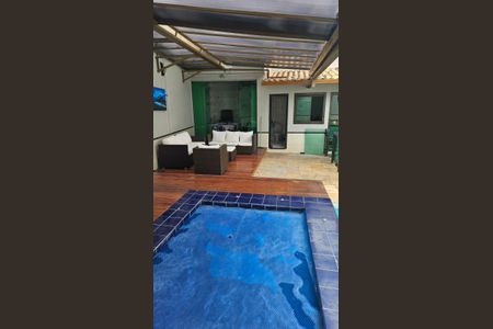 Casa à venda com 400m², 5 quartos e 6 vagasPiscina