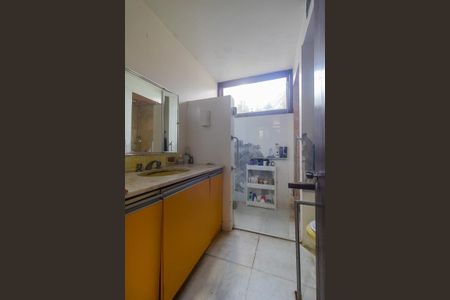 Casa de condomínio à venda com 400m², 4 quartos e 3 vagasBanheiro da Suíte