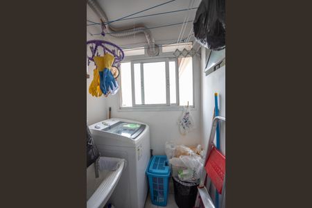 Apartamento à venda com 64m², 3 quartos e 2 vagas Apartamento à venda com 64m², 3 quartos e 2 vagasÁrea de Serviço