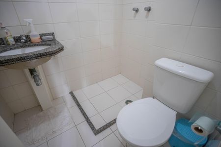 Apartamento à venda com 64m², 3 quartos e 2 vagas Apartamento à venda com 64m², 3 quartos e 2 vagasBanheiro Social