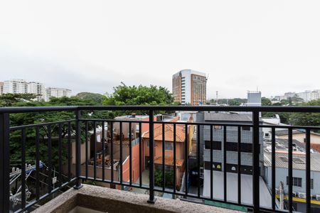 Studio à venda com 30m², 1 quarto e sem vaga Studio à venda com 30m², 1 quarto e sem vagaVaranda