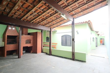 Casa à venda com 250m², 3 quartos e 4 vagasQuintal