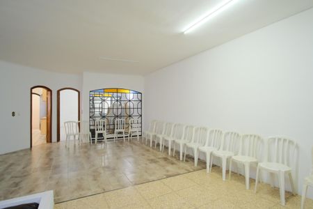 Casa à venda com 250m², 3 quartos e 4 vagasSala