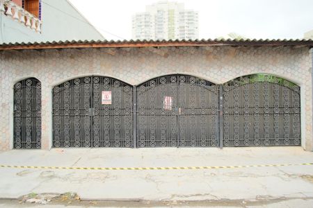 Casa à venda com 250m², 3 quartos e 4 vagasFachada