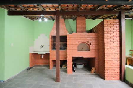 Casa à venda com 250m², 3 quartos e 4 vagasQuintal