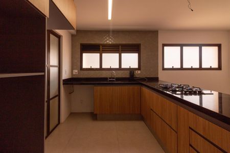 Apartamento à venda com 283m², 4 quartos e 4 vagas Apartamento à venda com 283m², 4 quartos e 4 vagasCozinha