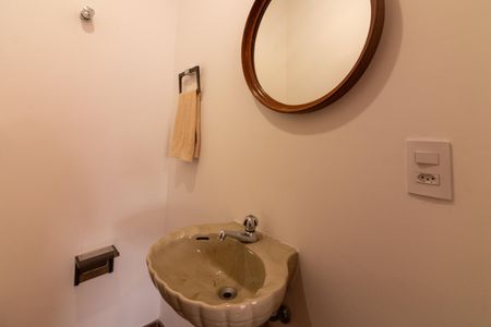 Apartamento à venda com 283m², 4 quartos e 4 vagas Apartamento à venda com 283m², 4 quartos e 4 vagasLavabo