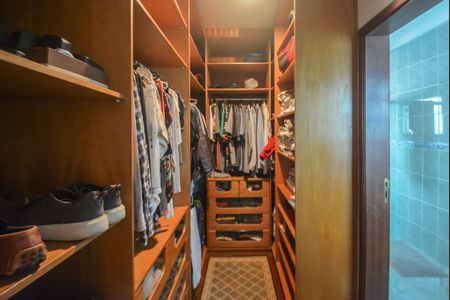 Casa à venda com 297m², 3 quartos e 5 vagasCloset da Suíte 2
