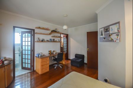 Casa à venda com 297m², 3 quartos e 5 vagasSuíte 3