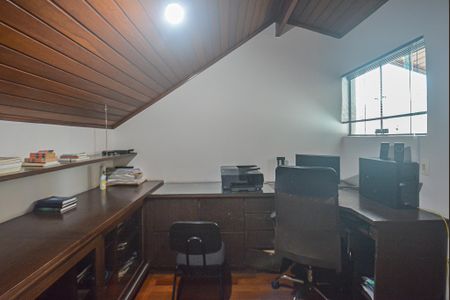 Casa à venda com 297m², 3 quartos e 5 vagasEscritório