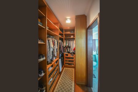 Casa à venda com 297m², 3 quartos e 5 vagasCloset da Suíte 2