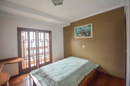 Casa à venda com 297m², 3 quartos e 5 vagasSuíte