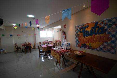 Apartamento para alugar com 85m², 2 quartos e 1 vagaÁrea comum - Salão de festas