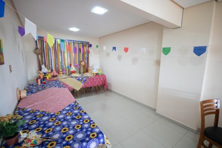 Apartamento para alugar com 85m², 2 quartos e 1 vagaÁrea comum - Salão de festas