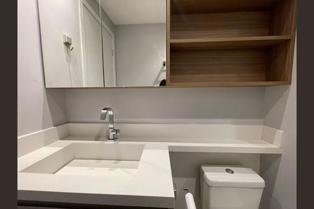 Apartamento para alugar com 37m², 2 quartos e sem vaga Apartamento para alugar com 37m², 2 quartos e sem vagaBanheiro