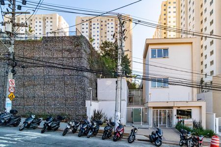 Apartamento para alugar com 32m², 2 quartos e sem vaga Apartamento para alugar com 32m², 2 quartos e sem vagaFachada e portaria