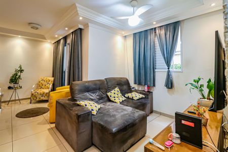 Apartamento à venda com 71m², 2 quartos e 1 vaga Apartamento à venda com 71m², 2 quartos e 1 vagaSala