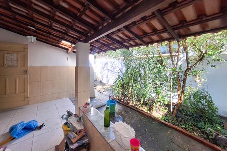 Casa para alugar com 101m², 2 quartos e sem vagaQuintal