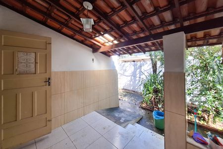 Casa para alugar com 101m², 2 quartos e sem vagaQuintal