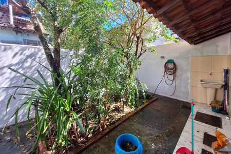 Casa para alugar com 101m², 2 quartos e sem vagaQuintal