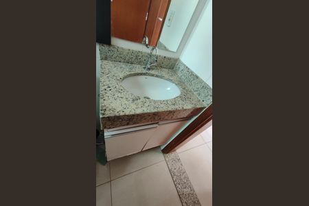 Apartamento à venda com 120m², 2 quartos e 1 vaga Apartamento à venda com 120m², 2 quartos e 1 vagaBanheiro