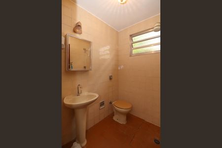 Casa à venda com 96m², 2 quartos e 3 vagasBanheiro de serviço