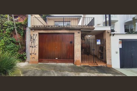 Casa à venda com 96m², 2 quartos e 3 vagasFachada - Plaquinha