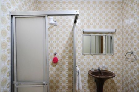 Casa à venda com 222m², 3 quartos e 4 vagasBanheiro 1