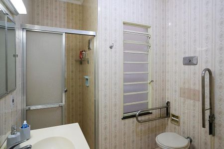 Casa à venda com 222m², 3 quartos e 4 vagasBanheiro 2