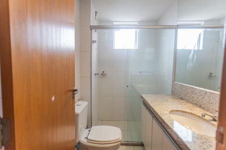Apartamento à venda com 140m², 3 quartos e 2 vagas Apartamento à venda com 140m², 3 quartos e 2 vagasBanheiro da Suíte