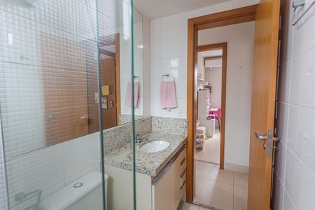 Apartamento à venda com 140m², 3 quartos e 2 vagas Apartamento à venda com 140m², 3 quartos e 2 vagasBanheiro Social