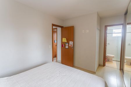 Apartamento à venda com 140m², 3 quartos e 2 vagas Apartamento à venda com 140m², 3 quartos e 2 vagasSuíte