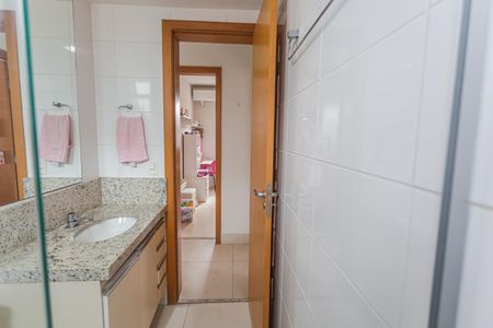 Apartamento à venda com 140m², 3 quartos e 2 vagas Apartamento à venda com 140m², 3 quartos e 2 vagasBanheiro Social