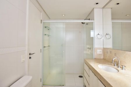 Apartamento à venda com 181m², 4 quartos e 3 vagasBanheiro Suíte 2