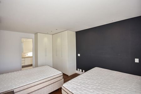 Apartamento à venda com 181m², 4 quartos e 3 vagasSuíte 2