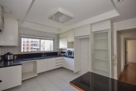 Apartamento à venda com 181m², 4 quartos e 3 vagasCozinha