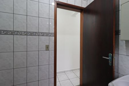 Casa à venda com 210m², 3 quartos e 2 vagasBanheiro social 2
