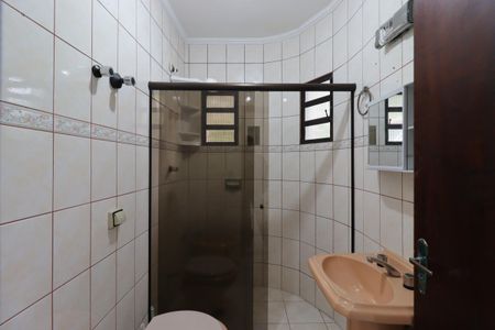 Casa à venda com 210m², 3 quartos e 2 vagasBanheiro da Suíte