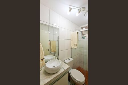 Apartamento à venda com 63m², 3 quartos e 1 vaga Apartamento à venda com 63m², 3 quartos e 1 vagaBanheiro Social