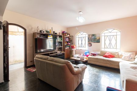 Casa à venda com 430m², 7 quartos e 5 vagasSala