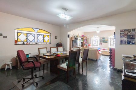 Casa à venda com 430m², 7 quartos e 5 vagasSala