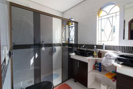 Casa à venda com 430m², 7 quartos e 5 vagasBanheiro da Suíte 2