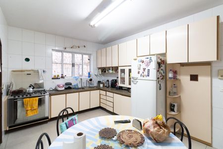 Casa à venda com 430m², 7 quartos e 5 vagasCozinha