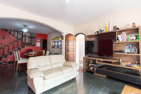 Casa à venda com 430m², 7 quartos e 5 vagasSala