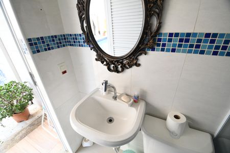 Casa para alugar com 550m², 3 quartos e 4 vagasBanheiro de serviço