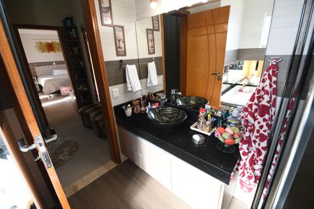 Casa para alugar com 550m², 3 quartos e 4 vagasBanheiro 1