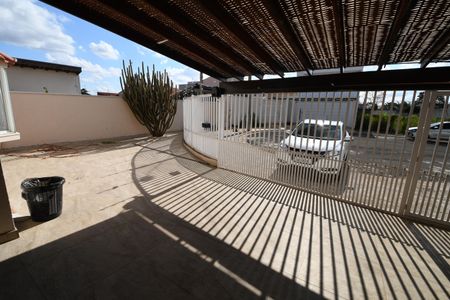 Casa para alugar com 550m², 3 quartos e 4 vagasQuintal