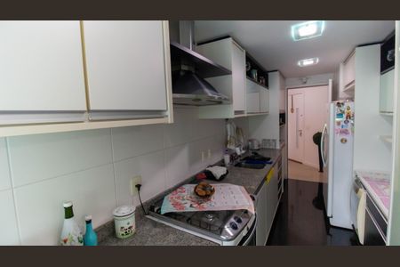Apartamento à venda com 300m², 4 quartos e 3 vagas Apartamento à venda com 300m², 4 quartos e 3 vagasCozinha