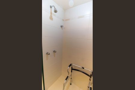 Apartamento à venda com 300m², 4 quartos e 3 vagas Apartamento à venda com 300m², 4 quartos e 3 vagasBanheiro Social